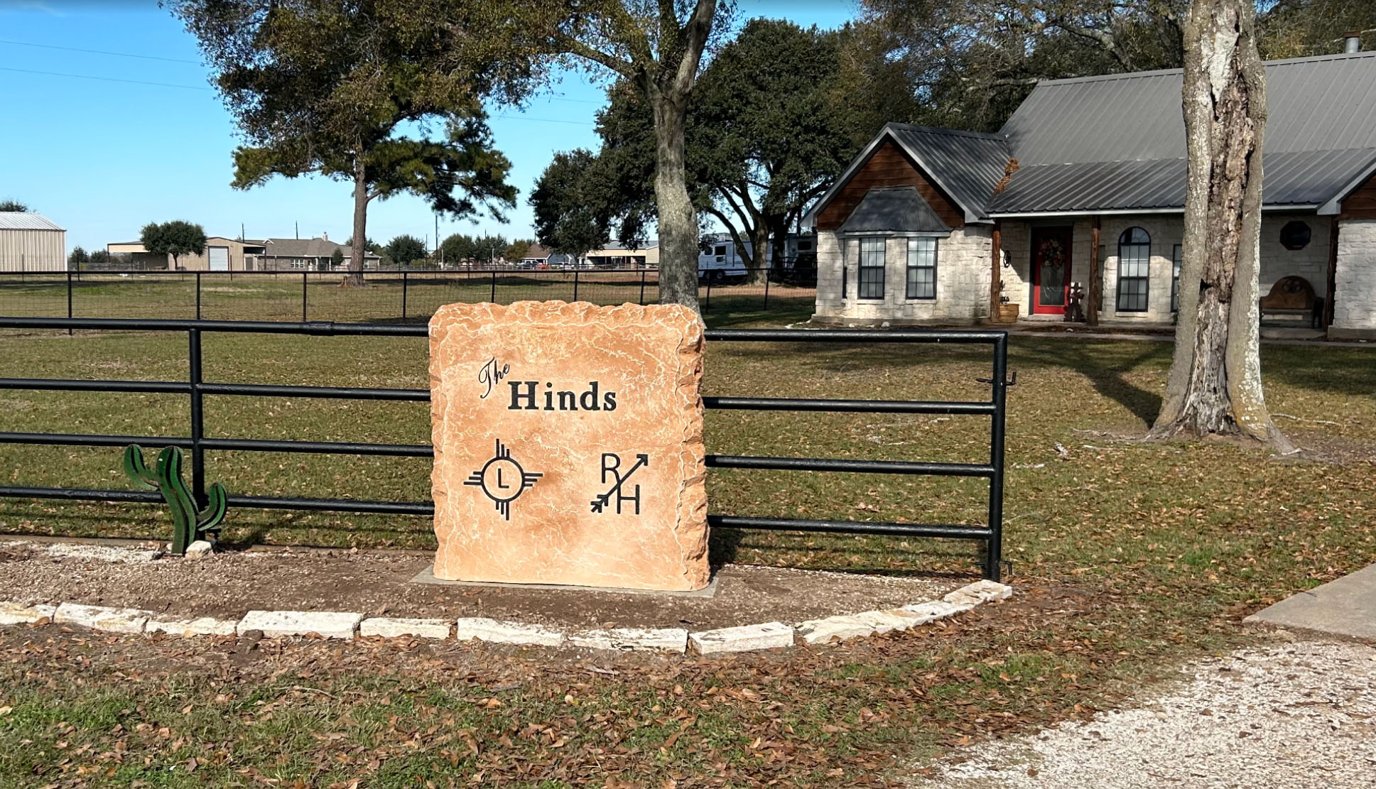 Lynn Hinds